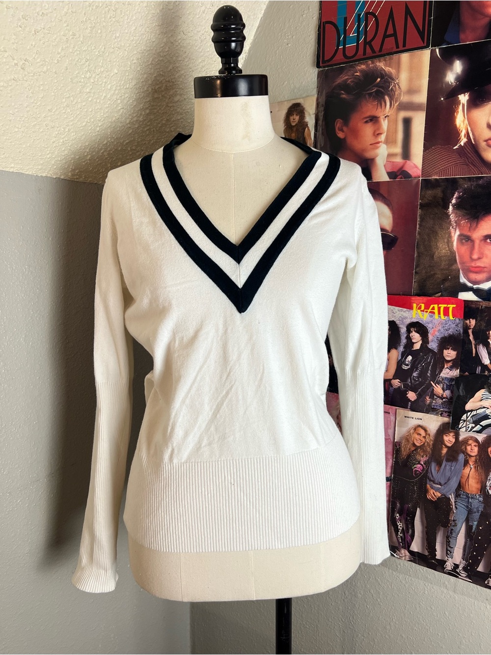 Boston Proper White V-Neck Sweater with Black Stripe Trim